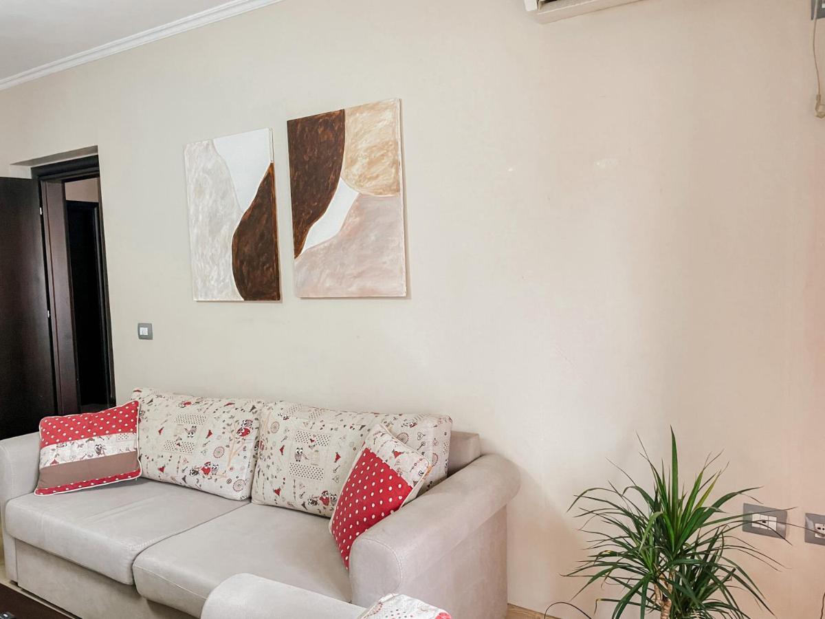 "Chill Apartment" Vasil Shanto Crossroad - Spacious Apartment With A Great View Tirana Exterior foto