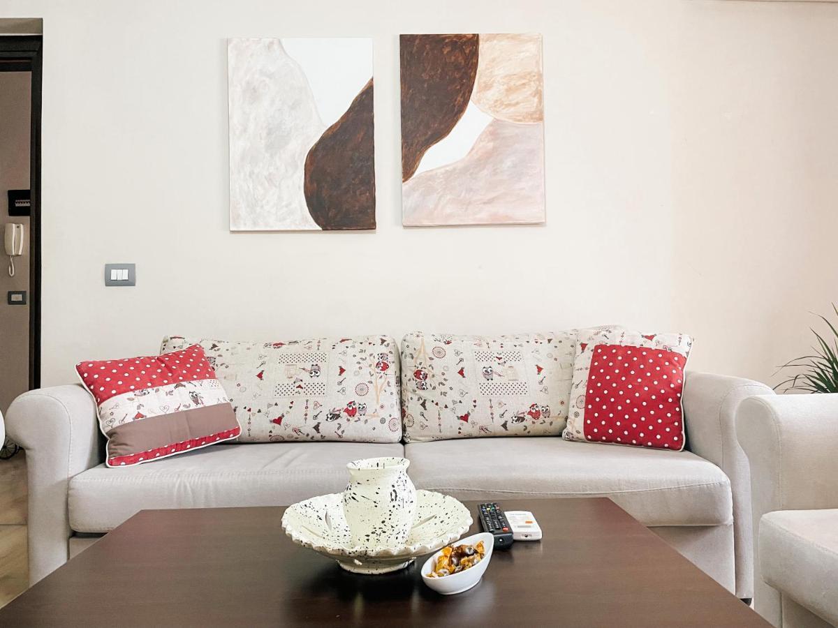 "Chill Apartment" Vasil Shanto Crossroad - Spacious Apartment With A Great View Tirana Exterior foto